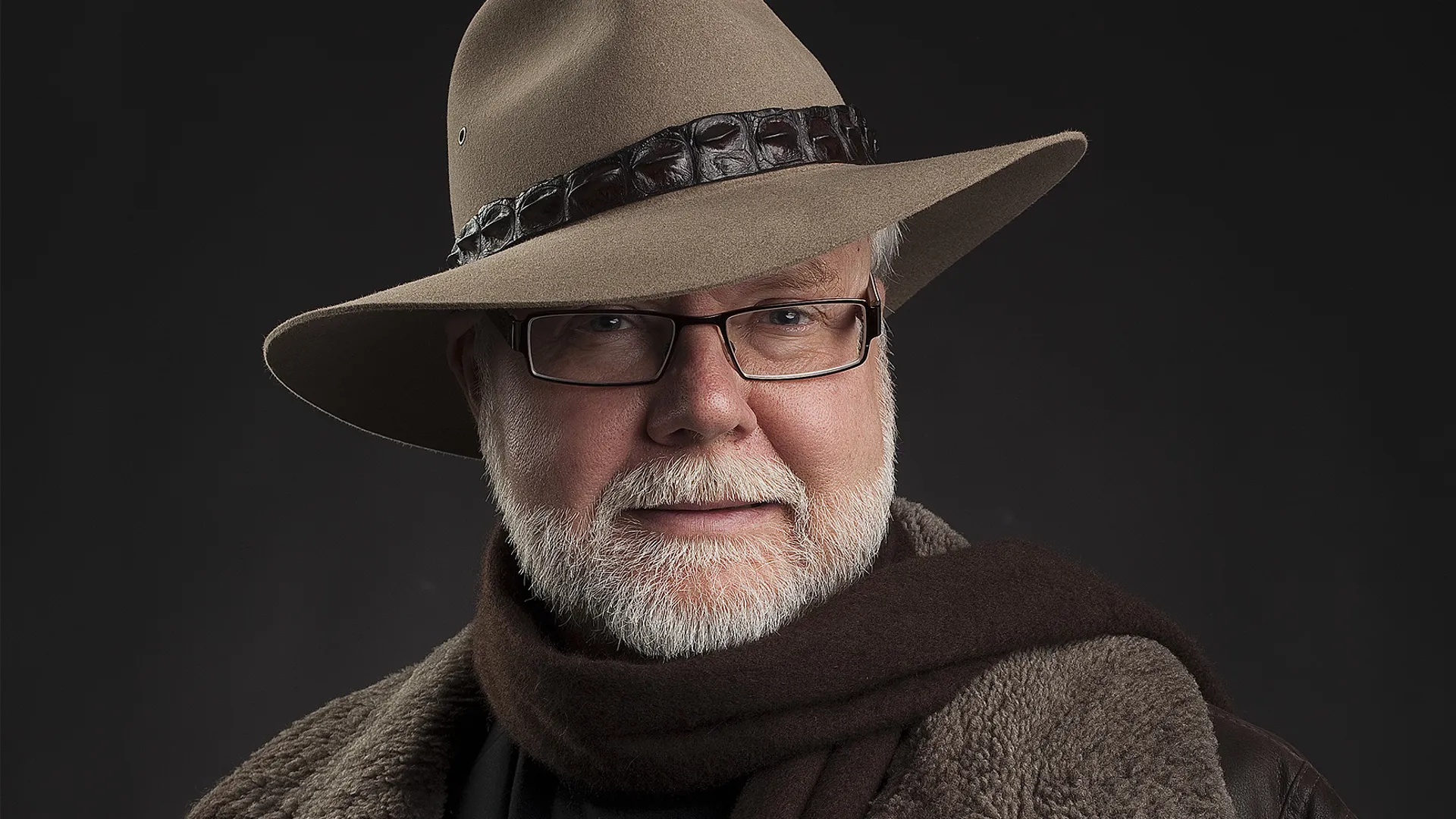 Porträtt i fotostudio.  Foto: PerSandberg.se